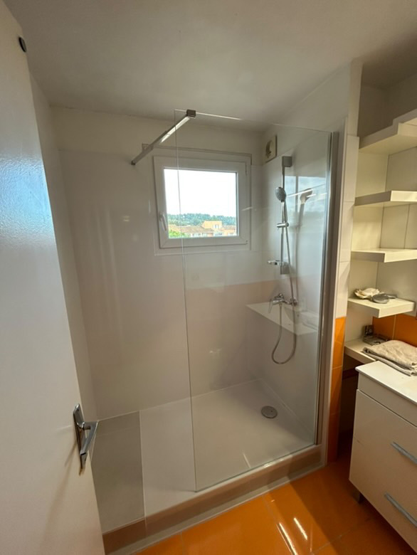 salle de bain rénovée Meucci Plomberie